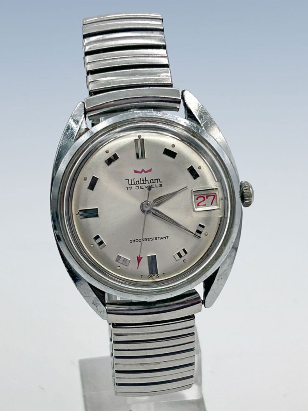 Vintage Waltham 17 Jewel Mechanical Date Watch Shock Resistant Running 34mm